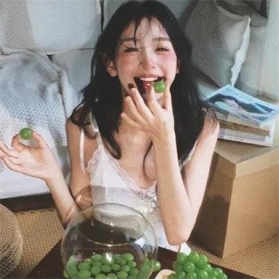 住宅区的两人